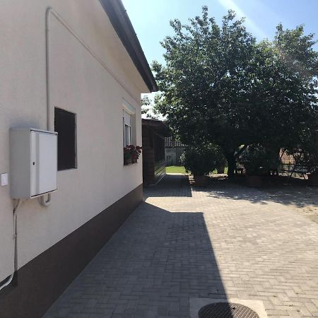 Bettina Vendégház Apartman Kiskoros Kültér fotó