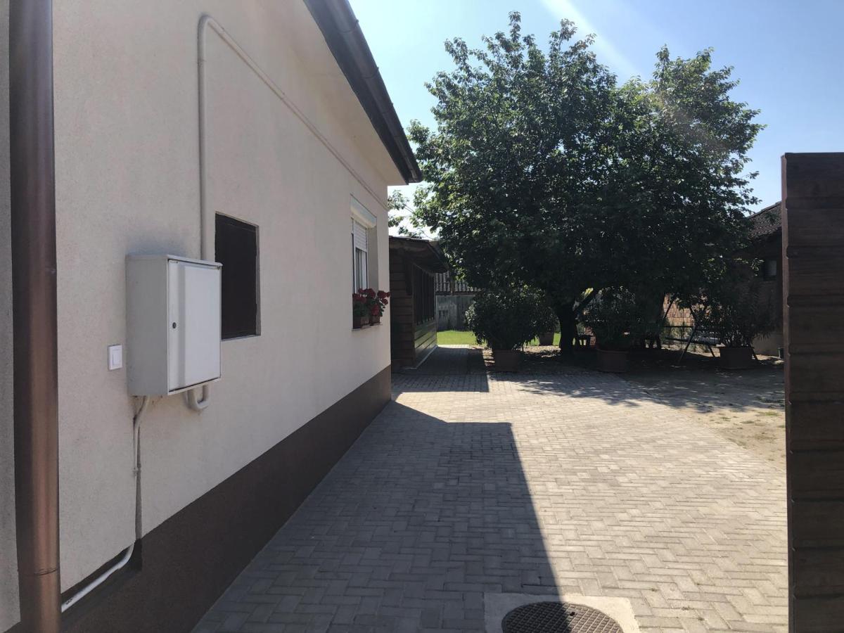 Bettina Vendégház Apartman Kiskoros Kültér fotó